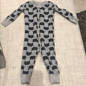 Hanna Andersson cat print zip up pajamas.